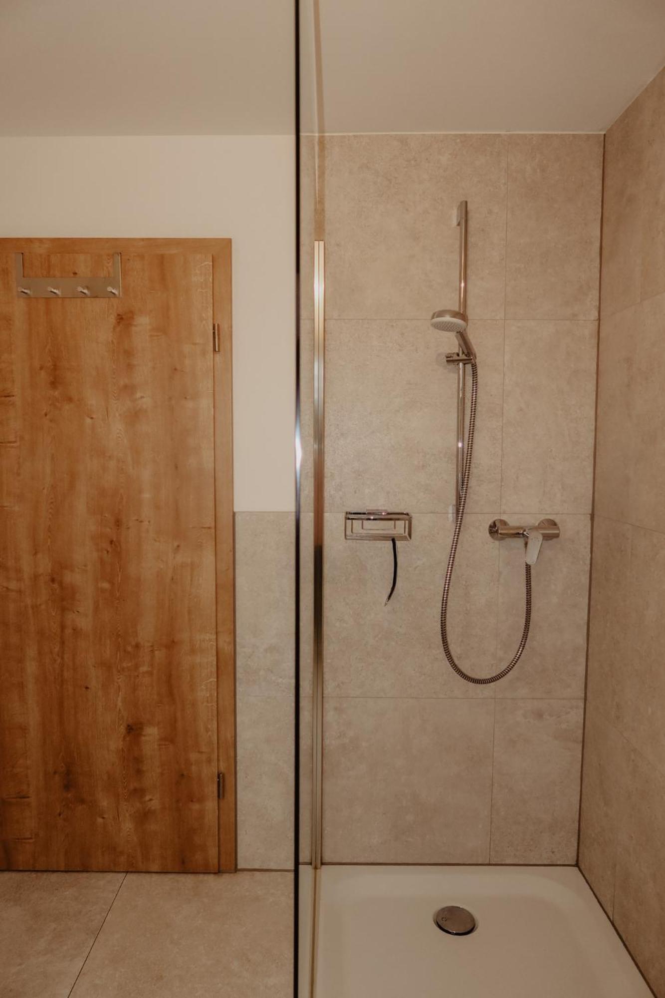 Ferienwohnung/Arbeiterwohnung Kampenwand Рордорф Экстерьер фото